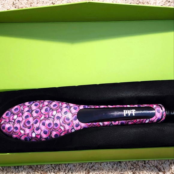 NWT Thermal Styling Brush - Picture 1 of 11